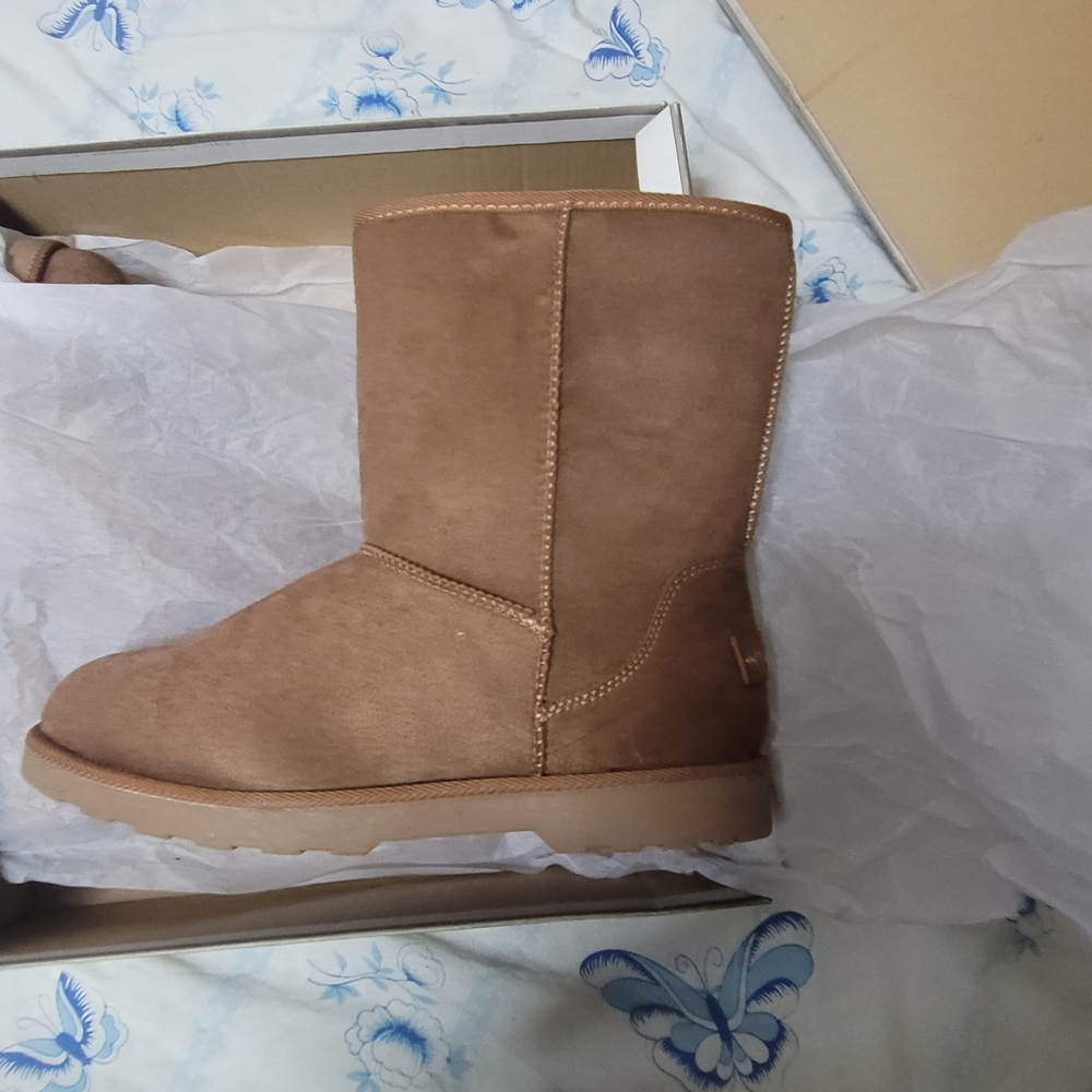 Classic Tan Winter Boots